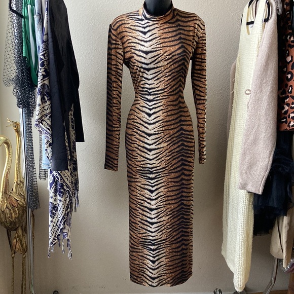 Tiger Print Long Sleeve Midi Dress - Picture 2 of 5